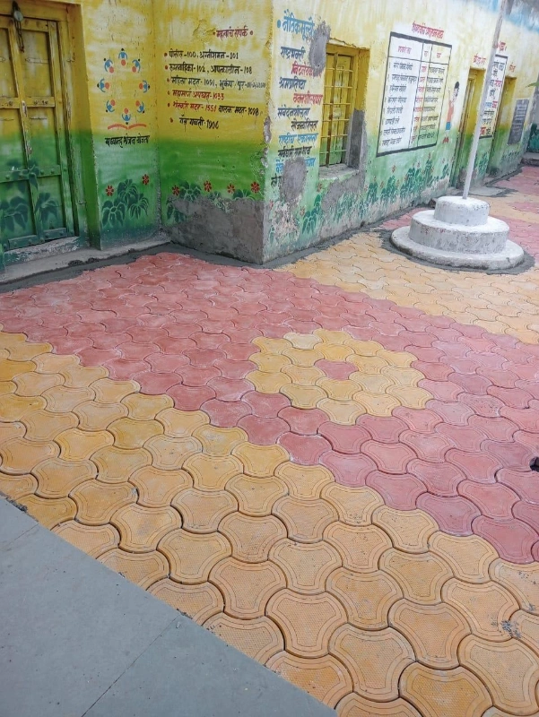 वानगांव जिल्हा परीक्षद शाळेला पेवर ब्लाक बसवन्यात आले