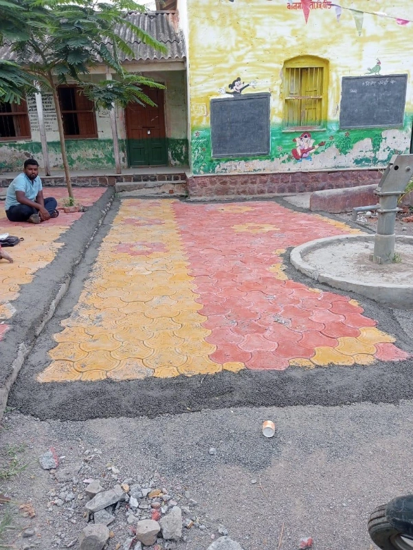 वानगांव जिल्हा परीक्षद शाळेला पेवर ब्लाक बसवन्यात आले