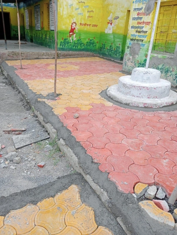वानगांव जिल्हा परीक्षद शाळेला पेवर ब्लाक बसवन्यात आले