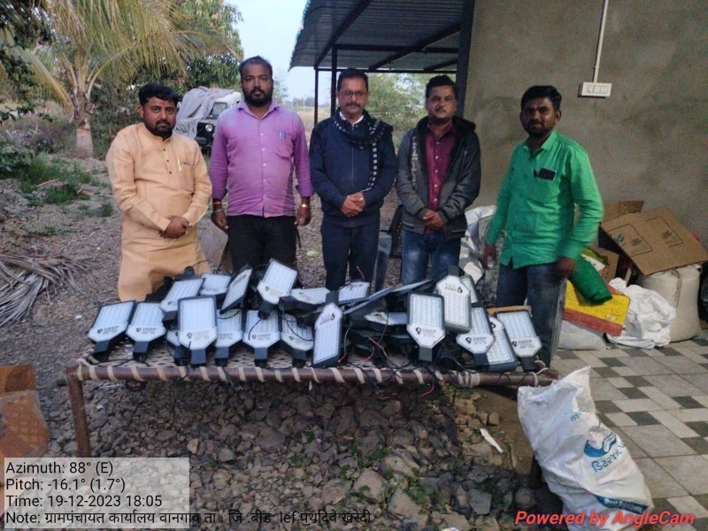 वानगांव गावातील लाईट लावून दील्या